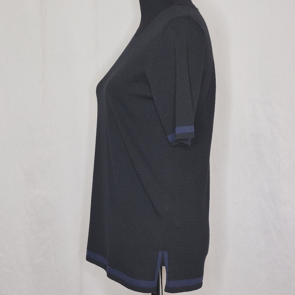 Tahari Short Sleeve Crew Neck Colorblock Hip-Length Top Side Hem Slits - Size S - Picture 2 of 13
